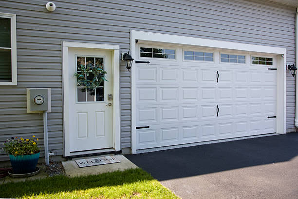 24/7 Emergency Garage Door Panel Replacement experts in Red Oak, IA